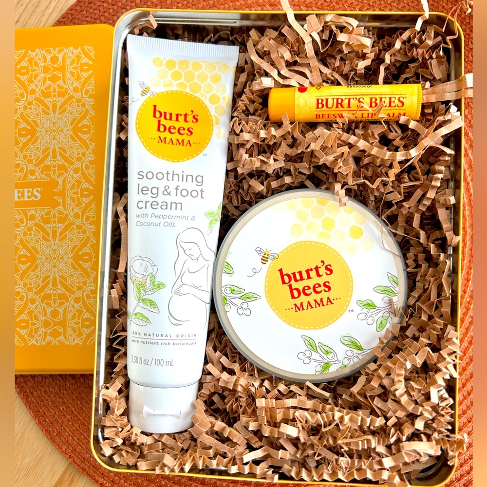 Burt's Bees Pregnancy Christmas Gift Set, Baby Shower, belly butter, foot cream